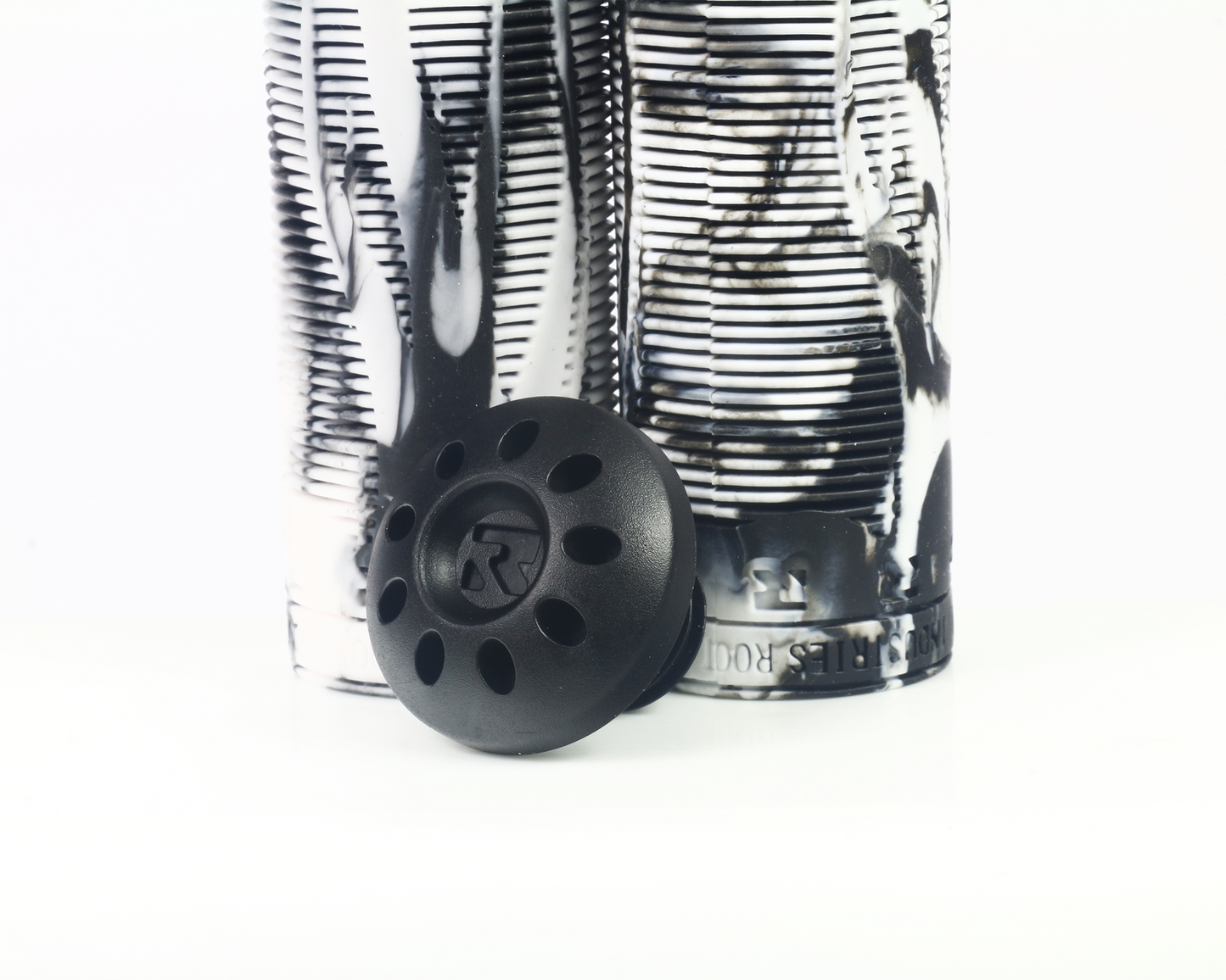 AIR R2 Grips - White/Black